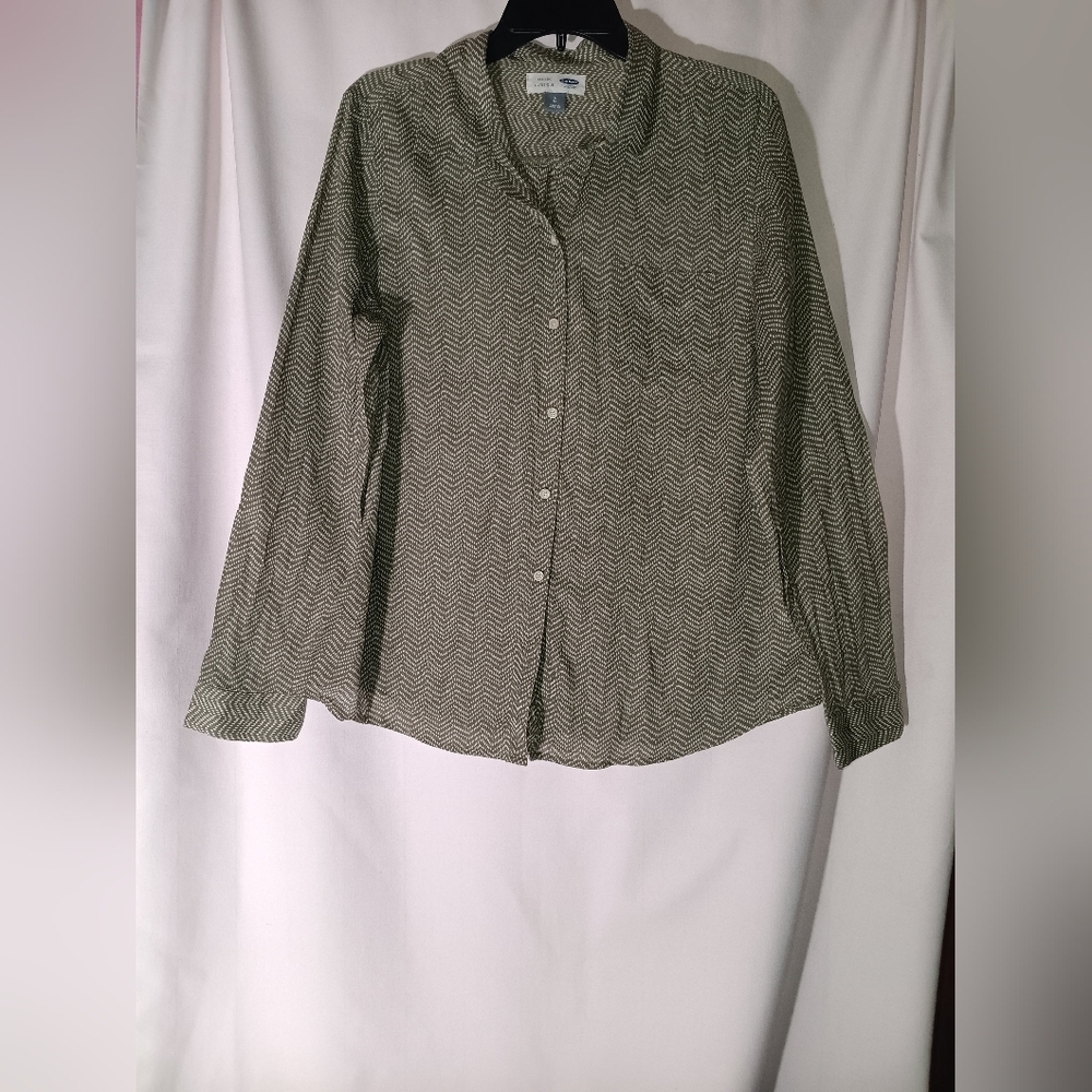 Old Navy Green Herringbone Button-Up Shirt